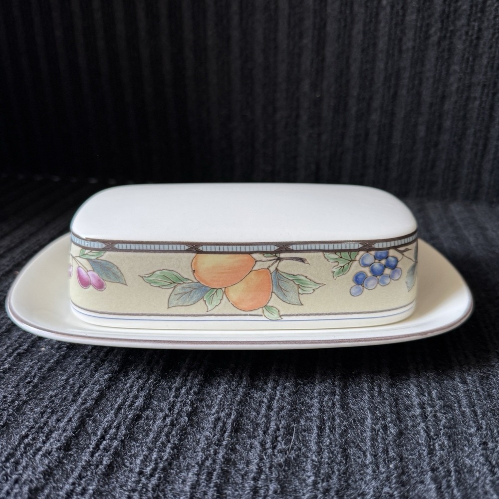 Mikasa Intaglio CAC29 Garden Harvest Butter Dish with Lid Vintage